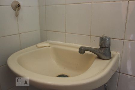 Casa de condomínio para alugar com 350m², 4 quartos e 2 vagasDetalhe Banheiro 4