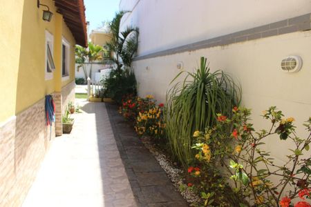 Casa de condomínio para alugar com 350m², 4 quartos e 2 vagasJardim