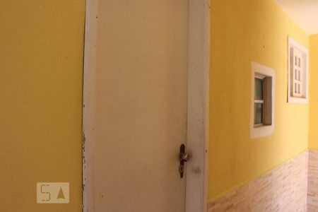 Casa de condomínio para alugar com 350m², 4 quartos e 2 vagasDepósito