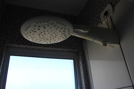 Casa de condomínio para alugar com 350m², 4 quartos e 2 vagasDetalhe do banheiro