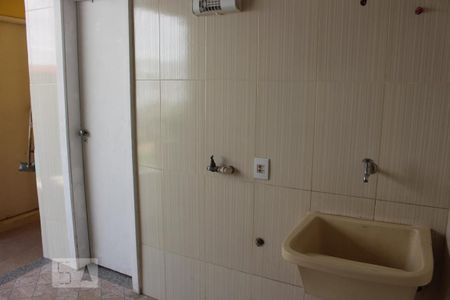 Casa de condomínio para alugar com 350m², 4 quartos e 2 vagasLavanderia