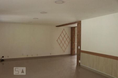 Sala de casa de condomínio para alugar com 4 quartos, 350m² em Barra da Tijuca, Rio de Janeiro