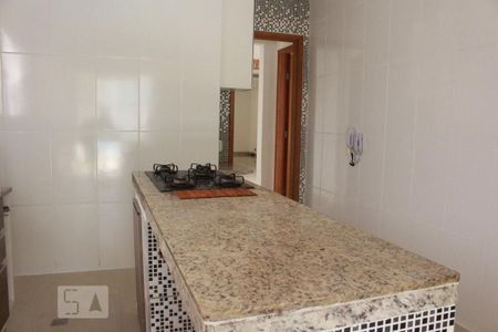 Casa de condomínio para alugar com 350m², 4 quartos e 2 vagasCozinha