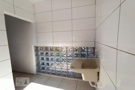 Detalhe da area de serviço de casa para alugar com 1 quarto, 70m² em Jardim Iva, São Paulo