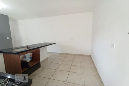 Cozinha de casa para alugar com 1 quarto, 70m² em Jardim Iva, São Paulo