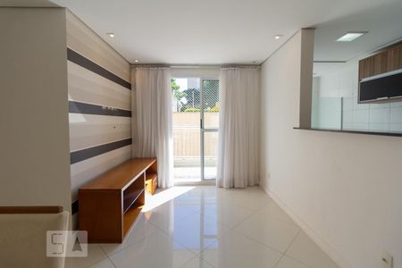 Sala de apartamento para alugar com 2 quartos, 75m² em Vila Nova Alba, São Paulo