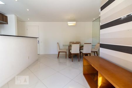 Sala de apartamento para alugar com 2 quartos, 75m² em Vila Nova Alba, São Paulo