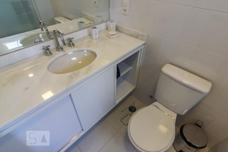 Apartamento à venda com 77m², 3 quartos e 2 vagasBanheiro da Suíte