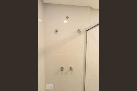 Apartamento à venda com 77m², 3 quartos e 2 vagasBanheiro