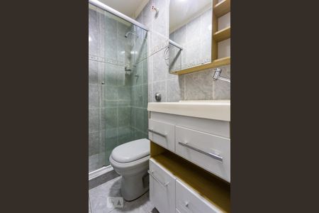 Banheiro de casa à venda com 3 quartos, 110m² em Padroeira, Osasco