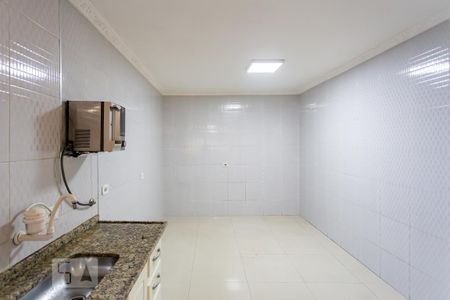 Cozinha de casa à venda com 3 quartos, 110m² em Padroeira, Osasco