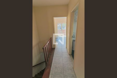 Casa à venda com 100m², 3 quartos e 2 vagasCorredor Quartos