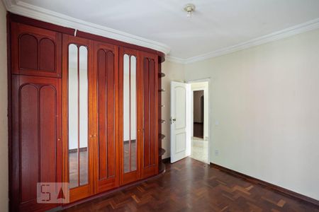 Casa para alugar com 395m², 4 quartos e 2 vagas Casa para alugar com 395m², 4 quartos e 2 vagasQuarto 1