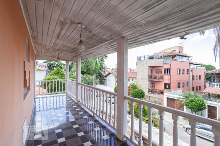 Casa para alugar com 395m², 4 quartos e 2 vagas Casa para alugar com 395m², 4 quartos e 2 vagasVaranda da suíte 1 e 2