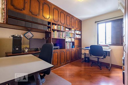 Apartamento à venda com 163m², 4 quartos e 3 vagasQuarto 4