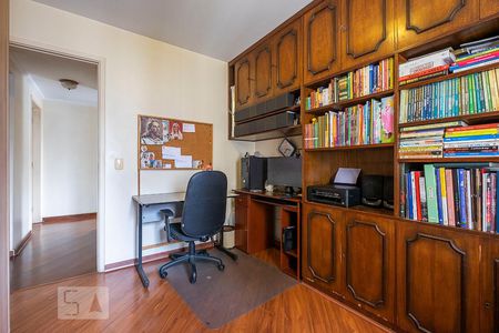 Apartamento à venda com 163m², 4 quartos e 3 vagasQuarto 4