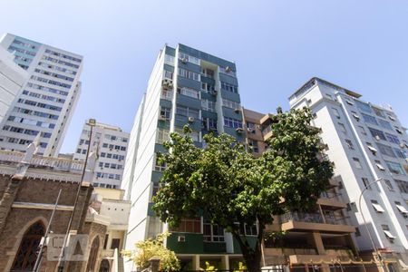 Apartamento à venda com 146m², 3 quartos e 1 vaga Apartamento à venda com 146m², 3 quartos e 1 vagaFachada