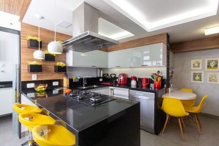 Apartamento à venda com 146m², 3 quartos e 1 vaga Apartamento à venda com 146m², 3 quartos e 1 vagaCozinha