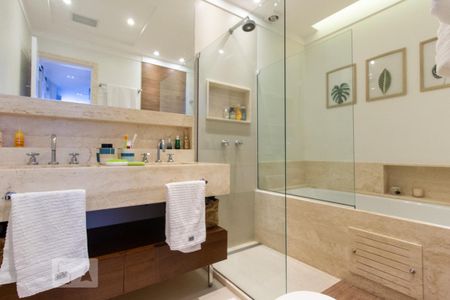 Apartamento à venda com 146m², 3 quartos e 1 vaga Apartamento à venda com 146m², 3 quartos e 1 vagaBanheiro Suite