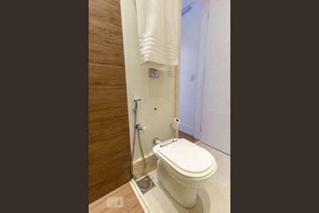 Apartamento à venda com 146m², 3 quartos e 1 vaga Apartamento à venda com 146m², 3 quartos e 1 vagaBanheiro Suite