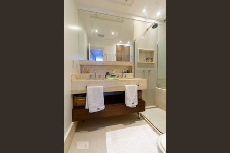 Apartamento à venda com 146m², 3 quartos e 1 vaga Apartamento à venda com 146m², 3 quartos e 1 vagaBanheiro Suite