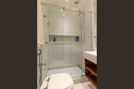 Apartamento à venda com 146m², 3 quartos e 1 vaga Apartamento à venda com 146m², 3 quartos e 1 vagaBanheiro Corredor