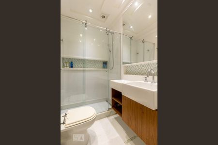 Apartamento à venda com 146m², 3 quartos e 1 vaga Apartamento à venda com 146m², 3 quartos e 1 vagaBanheiro Corredor
