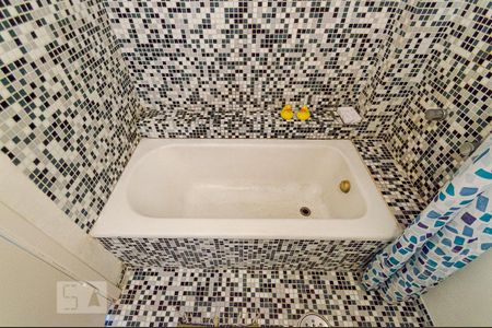 Banheiro de apartamento para alugar com 1 quarto, 40m² em República, São Paulo