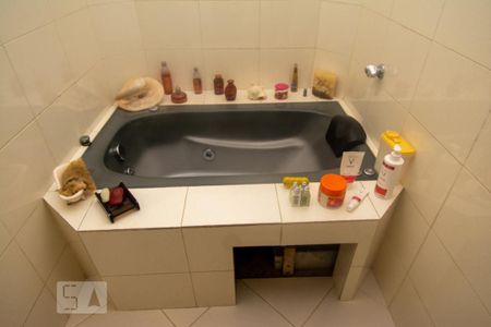 Casa à venda com 260m², 3 quartos e 6 vagasBanheira