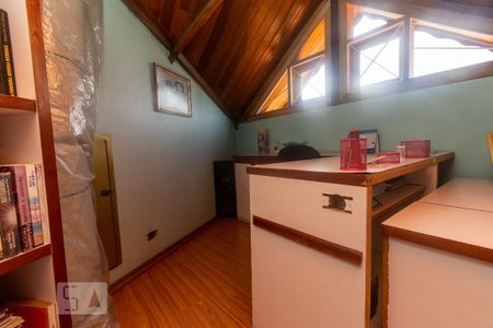 Casa à venda com 260m², 3 quartos e 6 vagasSótão