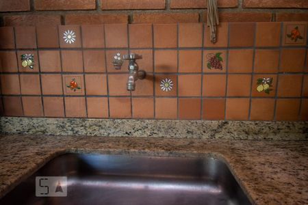 Casa à venda com 260m², 3 quartos e 6 vagasCozinha - Torneira