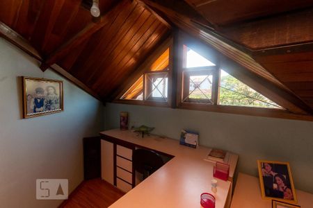 Casa à venda com 260m², 3 quartos e 6 vagasSótão