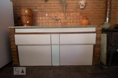 Casa à venda com 260m², 3 quartos e 6 vagasCozinha - Torneira