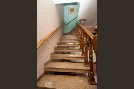 Casa à venda com 260m², 3 quartos e 6 vagasEscada