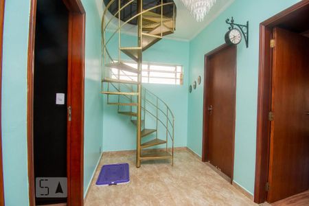 Casa à venda com 260m², 3 quartos e 6 vagasCorredor
