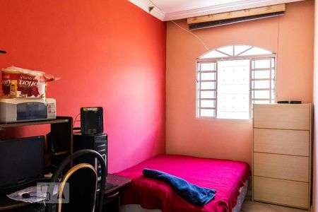 Casa à venda com 240m², 4 quartos e 4 vagas Casa à venda com 240m², 4 quartos e 4 vagasQuarto 1