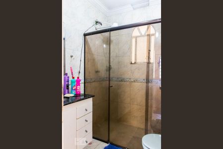 Casa à venda com 240m², 4 quartos e 4 vagas Casa à venda com 240m², 4 quartos e 4 vagasBanheiro Social