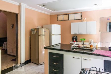 Casa à venda com 240m², 4 quartos e 4 vagas Casa à venda com 240m², 4 quartos e 4 vagasCozinha