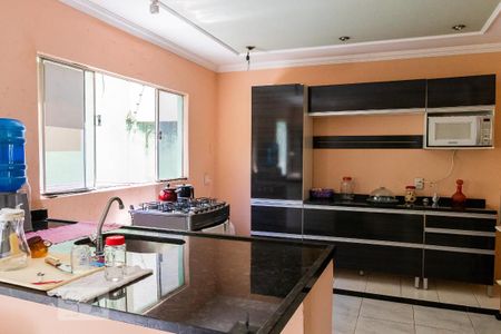 Casa à venda com 240m², 4 quartos e 4 vagas Casa à venda com 240m², 4 quartos e 4 vagasCozinha