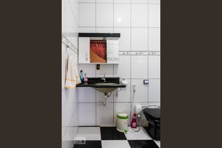 Casa à venda com 240m², 4 quartos e 4 vagas Casa à venda com 240m², 4 quartos e 4 vagasBanheiro da Suíte