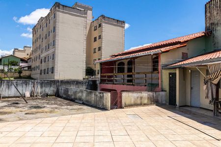 Casa à venda com 240m², 4 quartos e 4 vagas Casa à venda com 240m², 4 quartos e 4 vagasQuintal
