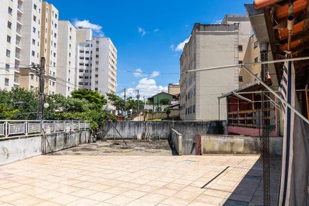 Casa à venda com 240m², 4 quartos e 4 vagas Casa à venda com 240m², 4 quartos e 4 vagasQuintal