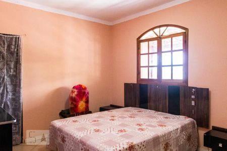 Casa à venda com 240m², 4 quartos e 4 vagas Casa à venda com 240m², 4 quartos e 4 vagasSuíte