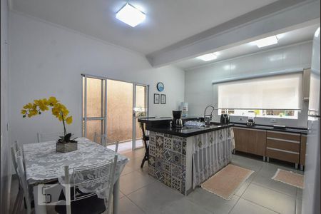 Casa para alugar com 130m², 3 quartos e 2 vagasCozinha