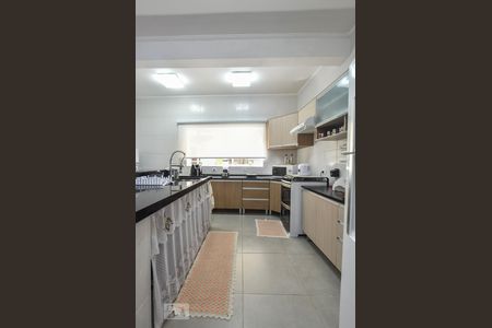 Casa para alugar com 130m², 3 quartos e 2 vagasCozinha