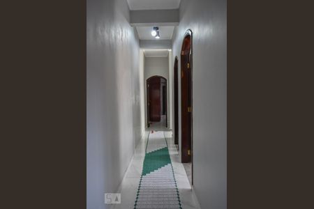 Corredor Superior de casa para alugar com 3 quartos, 130m² em Jardim Casablanca, São Paulo