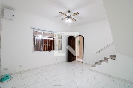 Casa para alugar com 3 quartos, 130m² em Jardim Casablanca, São Paulo