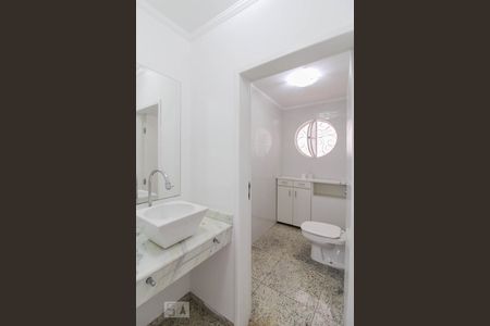 Lavabo de casa para alugar com 4 quartos, 212m² em Vila Isolina Mazzei, São Paulo