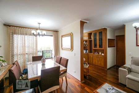 Apartamento à venda com 83m², 2 quartos e 1 vaga Apartamento à venda com 83m², 2 quartos e 1 vagaSala