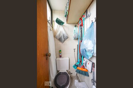 Apartamento à venda com 83m², 2 quartos e 1 vaga Apartamento à venda com 83m², 2 quartos e 1 vagaBanheiro de serviço